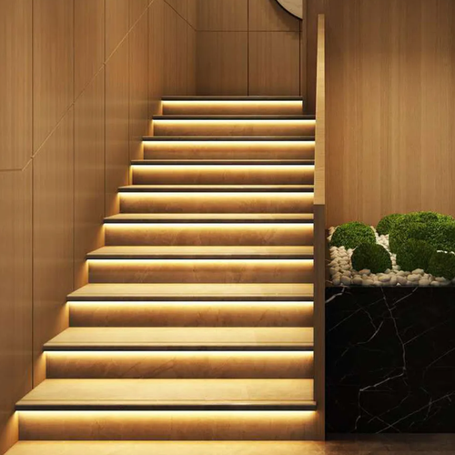 Trappe LED COB stripsæt, 11W per trin - 24V DC, IP20, Op til 16 trin, med sensor + fjernbetjening