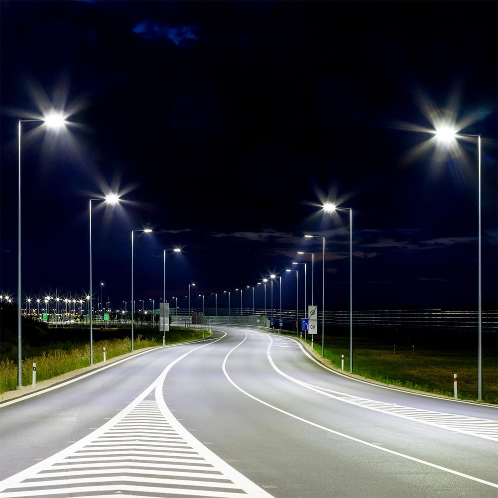 200W LED gadelampe, 140lm/W - Samsung chip, Inventronics driver, dæmpbar, IP65 - Kulør : Kold