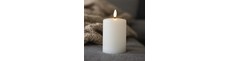LED Bloklys 10cm høj, smelte-look, flammeeffekt - Ø7,5cm, 10cm høj, virker m. fjernbetj, ægte stearin