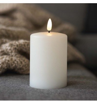 LED Bloklys 10cm høj, smelte-look, flammeeffekt - Ø7,5cm, 10cm høj, virker m. fjernbetj, ægte stearin