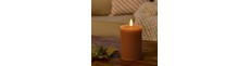 LED Bloklys 10cm høj, smelte-look, flammeeffekt - Ø7,5cm, 10cm høj, virker m. fjernbetj, ægte stearin, flot brun