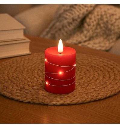 LED Bloklys med lyskæde, 10cm høj, flammeeffekt - Ø7,5cm, 10cm høj, virker m. fjernbetj, ægte stearin, rød