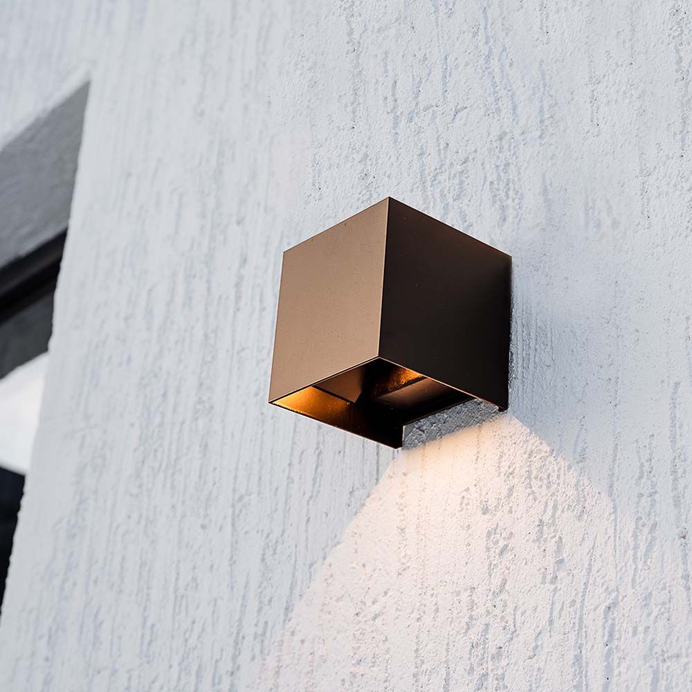 9W Solcelle væglampe med sensor - 860lm, 3.7V, IP65, 3000K, PIR bevægelsessensor, varm hvid - Kulør : Varm