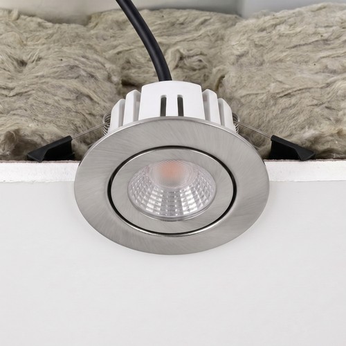 7W RA96 CCT + DimToWarm indbygningsspot til isolering - Dæmpbar, Hul: Ø6,8 cm, Mål: Ø9,3 cm, børstet stål